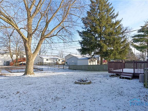 3rd image of 2467 Bedford Ln