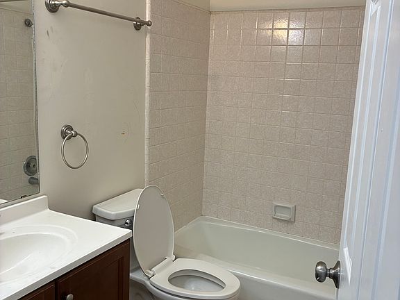 4th image of 100 San Augustine Way #C