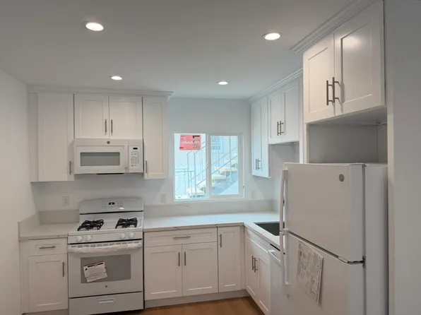 10230 Fernglen Ave #10232, Tujunga, CA 91042