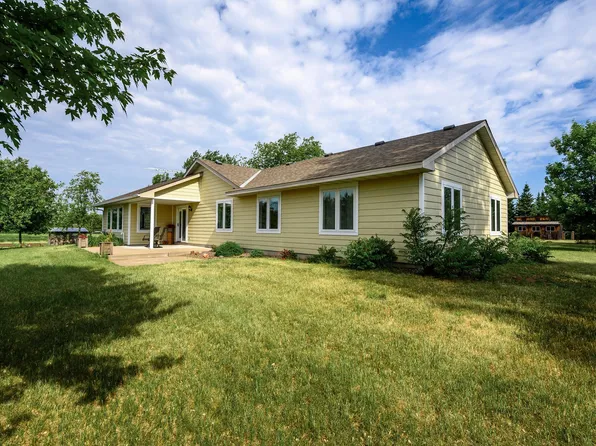 9805 430th St, Harris, MN 55032