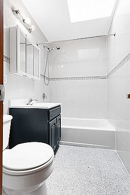 4th image of 518 E 82nd St APT 4R