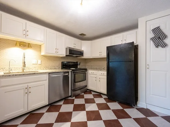 260 Tremont St APT 7, Melrose, MA 02176