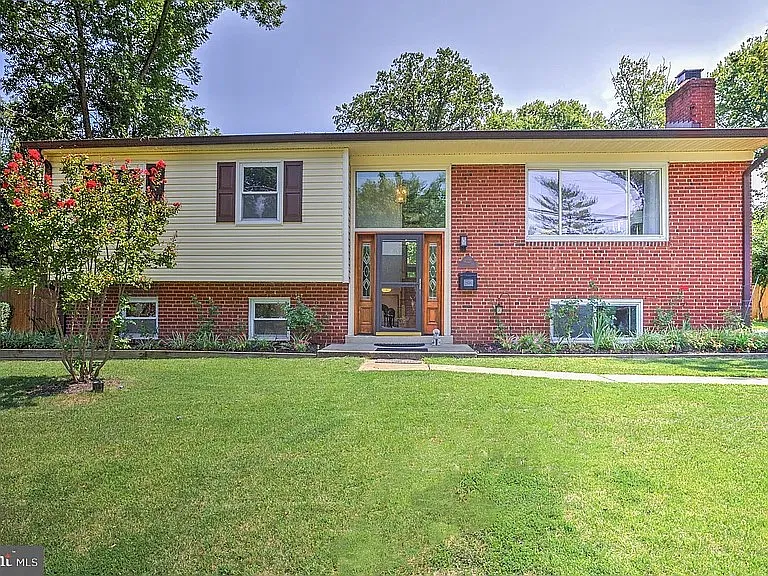4227 University Dr
