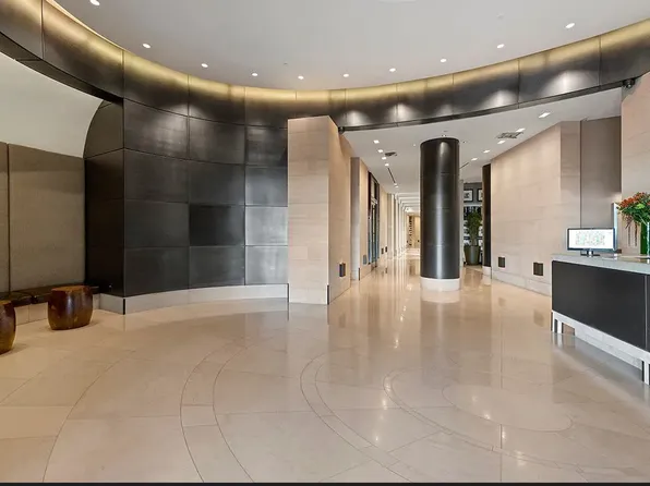 80 Riverside Boulevard image 8 of 11