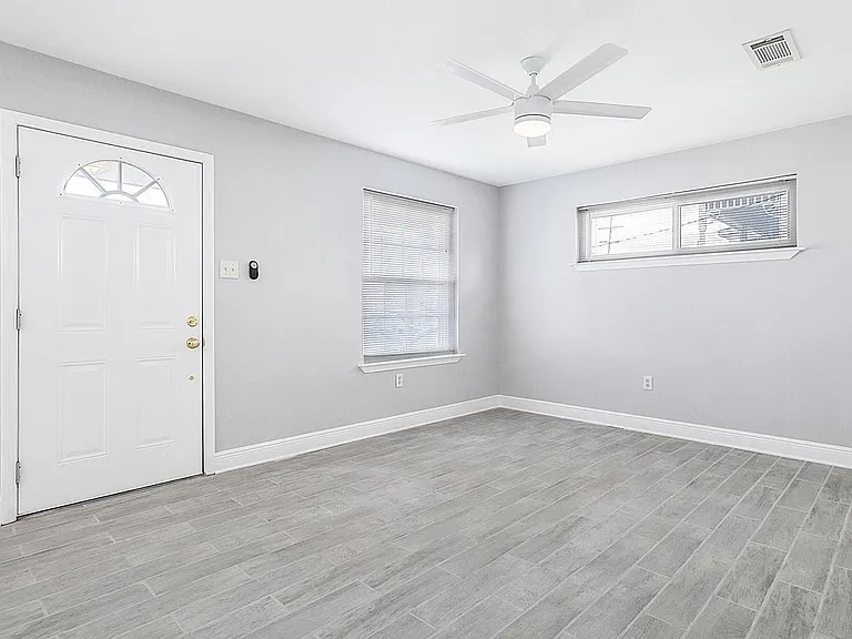6662 Avenue A — Photo 7