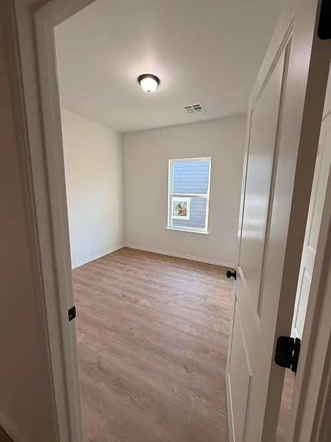 3 bed, 1200 sqft, $1,700 — Photo 3