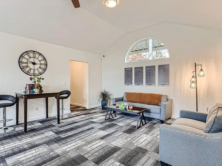 Ladera Apartments — Photo 11