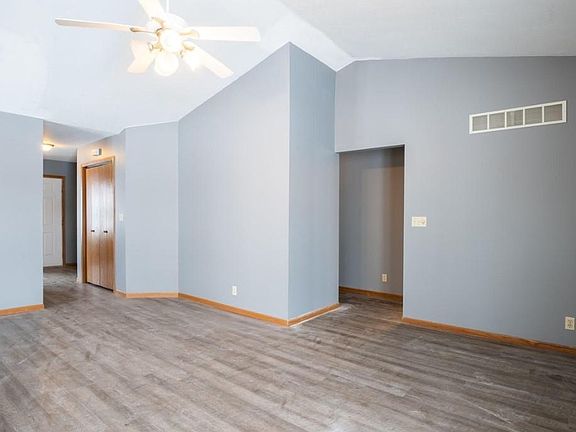 living room (has a new ceiling fan now)