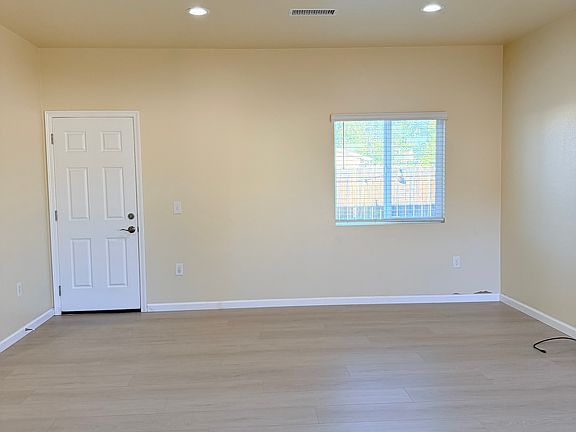 3rd image of 744 Danica Pl