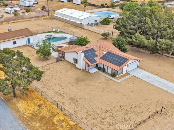 14798 Dos Palmas Rd, Victorville, CA 92392