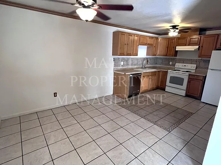 321 Gran Via Ct — Photo 3