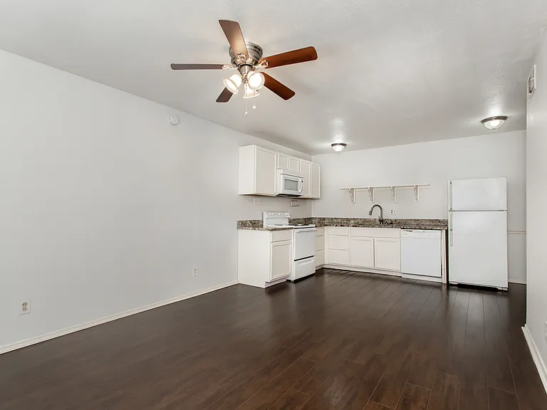 5722 Gaston Ave #H — Photo 6