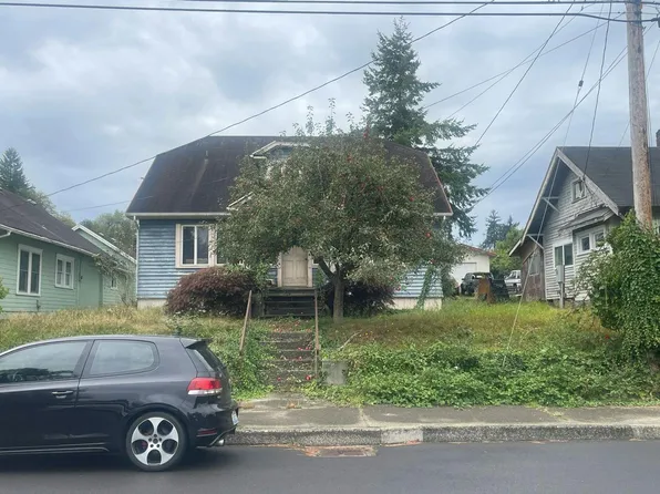 832 Fowler St, Raymond, WA 98577