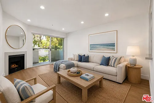 16100 W Sunset Blvd Photo 1