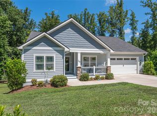 348 Olivet Ln, Fletcher, NC 28732