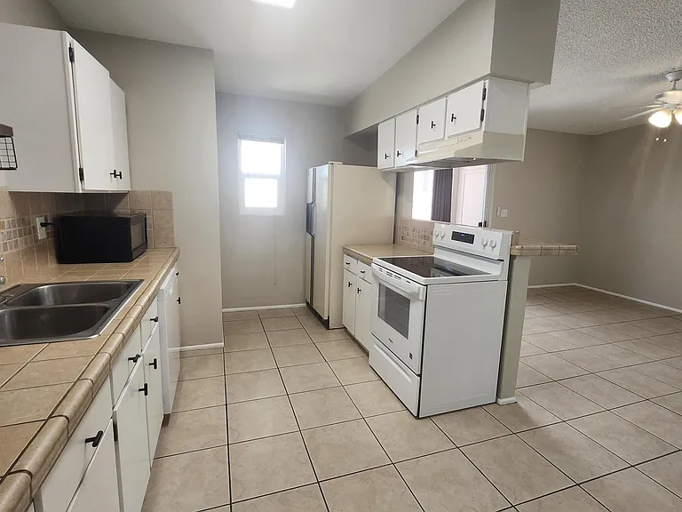 143 Monsoon Ln — Photo 9