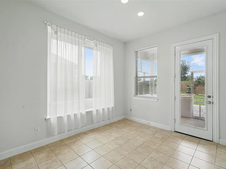 3902 Palmer Meadow Ct — Photo 15