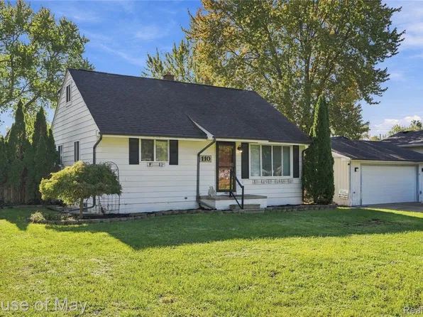 110 Briscoe Blvd, Waterford, MI 48327