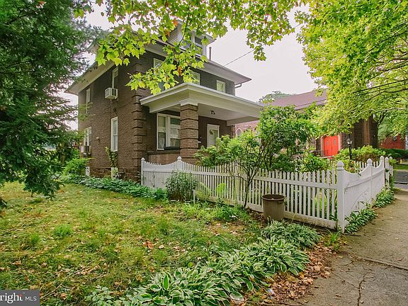 4th image of 617 N 16th St