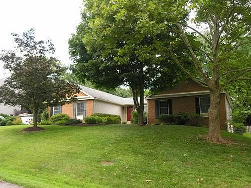 1st image of 9905 S Park Cir