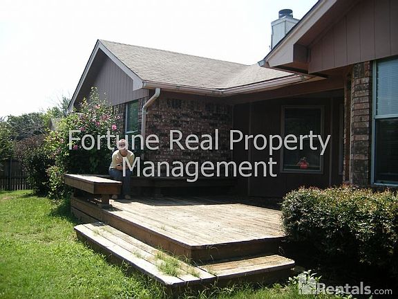 2nd image of 1210 Harvell Dr