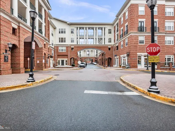 7 Booth St Unit 302, Gaithersburg, MD 20878