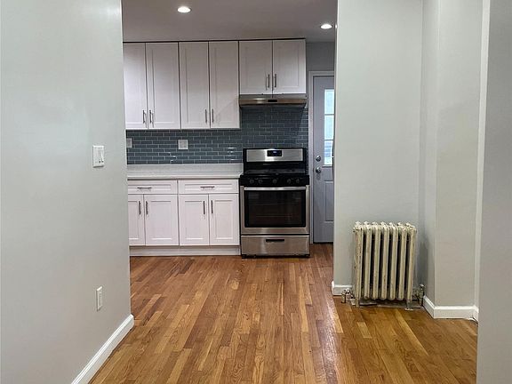 4th image of 1434 Woolworth St #1-2