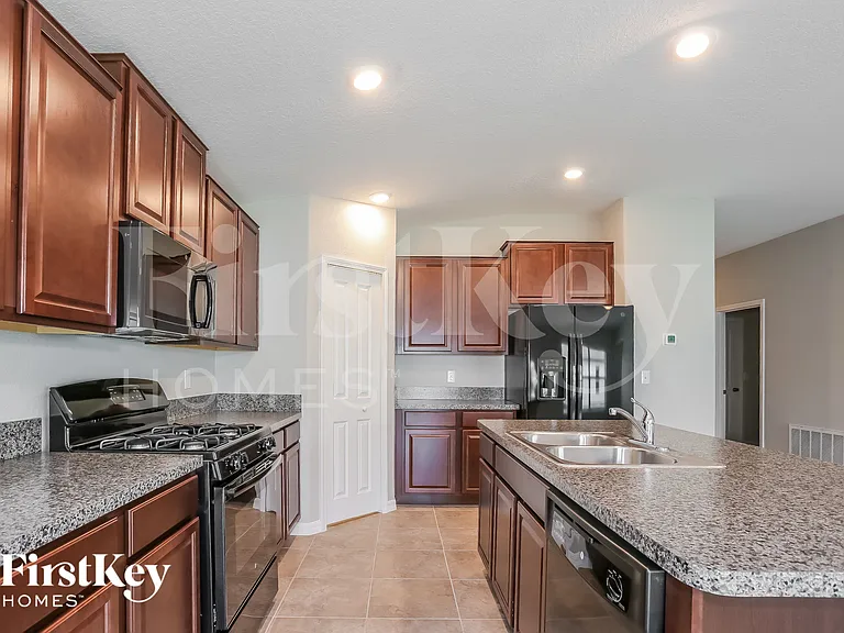 5001 White Chicory Dr — Photo 5