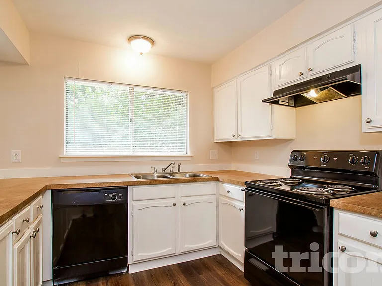 8610 Pine Shores Dr — Photo 6