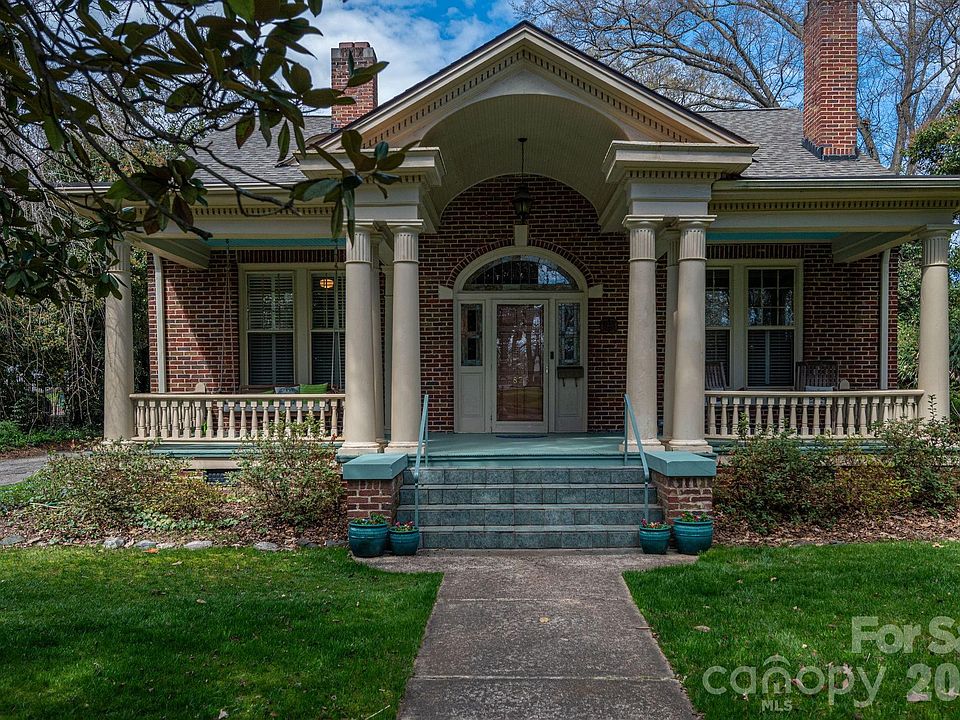 1st image of 825 Hawthorne Rd