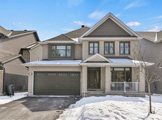 160 Eric Maloney Way, Ottawa, ON K1T 0R1