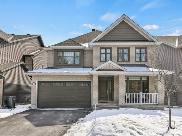 160 Eric Maloney Way, Ottawa, ON K1T 0R1