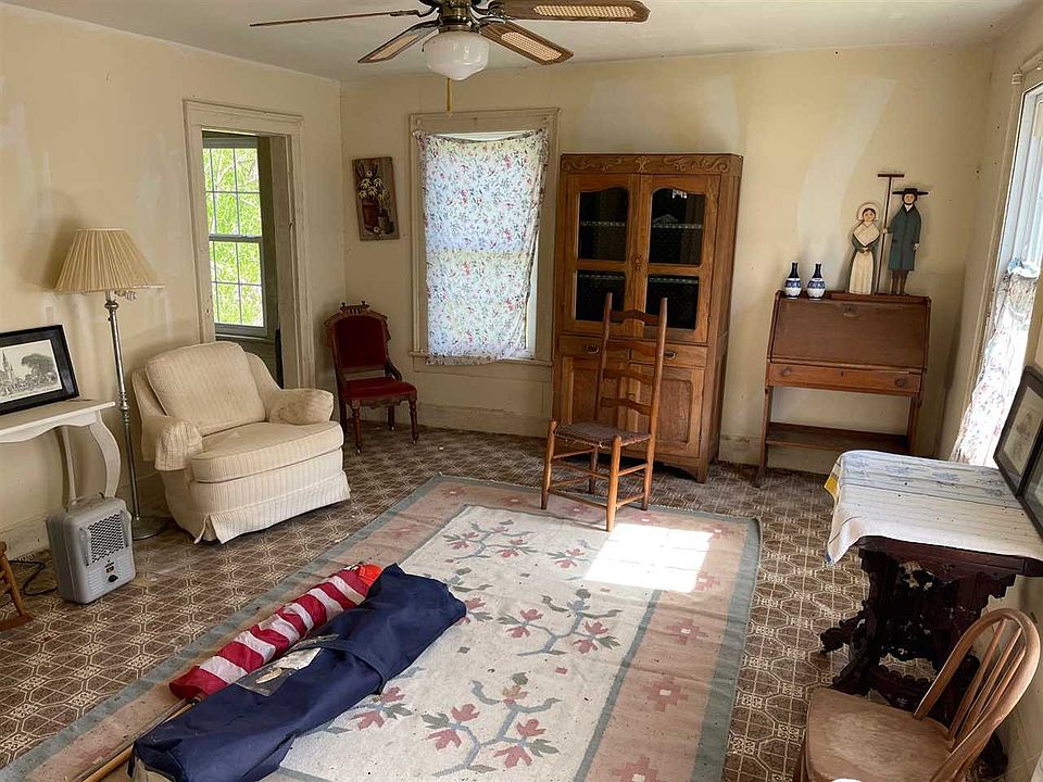 2nd image of 506 Main St