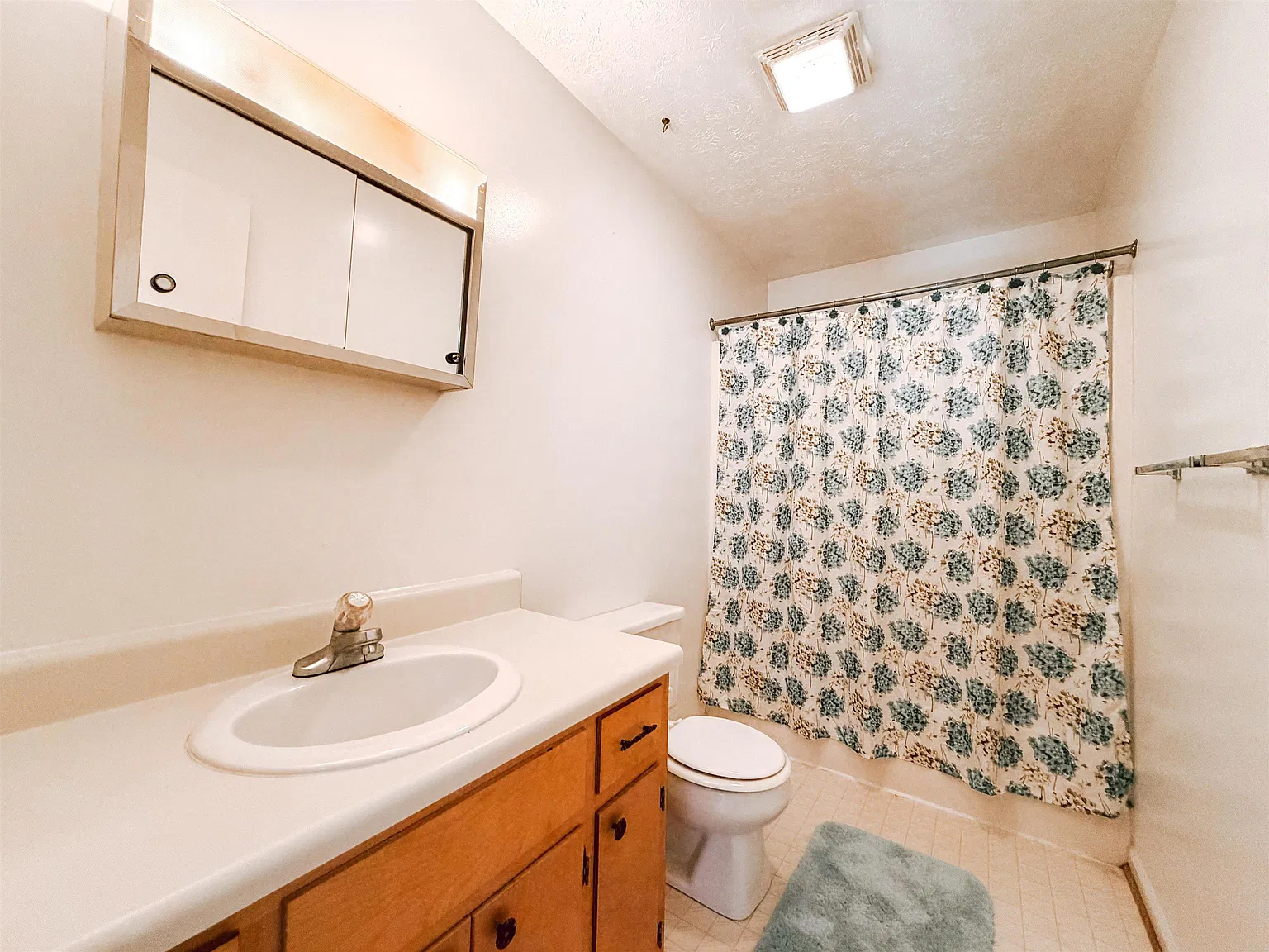 2 bed, 1.5 bath, $1,050 — Photo 3