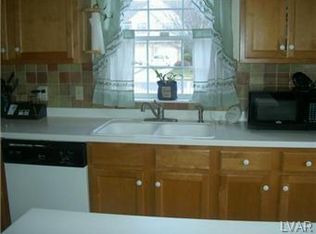 1822 Pinewind Dr, Alburtis, PA