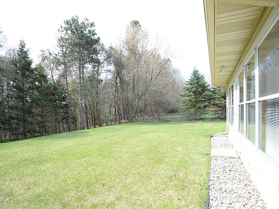 3rd image of 116 Parkridge Dr