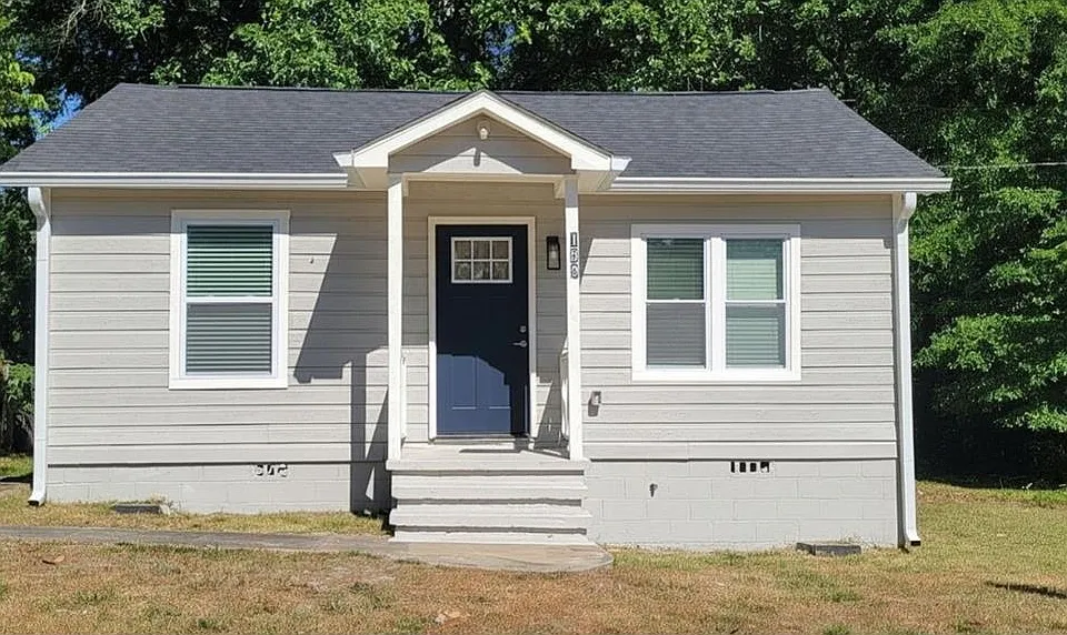 199 Carver Cir NW