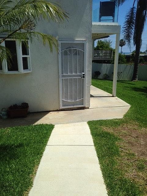 Downstairs Unit w Private Yard