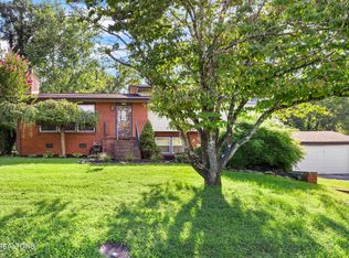 4121 Gaines Rd, Knoxville, TN 37918