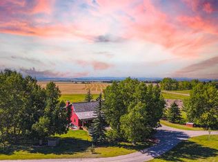 32 NE Aventerra Way, Rocky View County, AB T3Z0B1