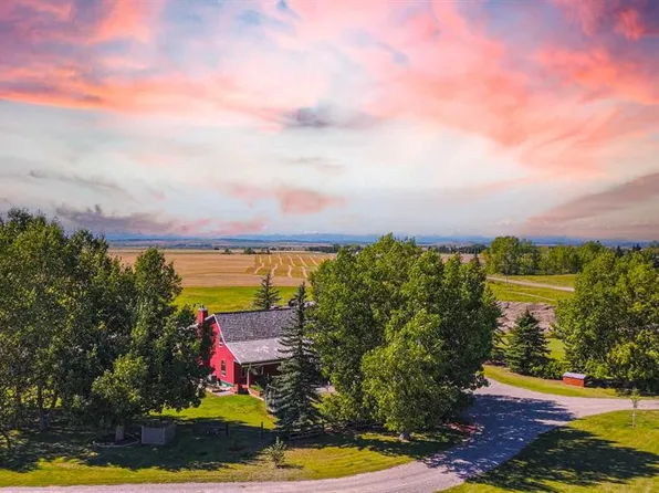 32 NE Aventerra Way, Rocky View County, AB T3Z 0B1