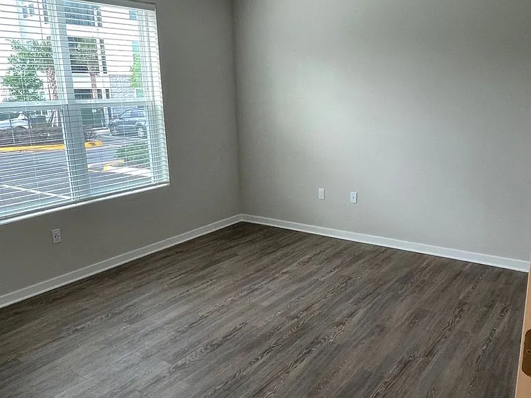 1500 Neo Landings Loop — Photo 21