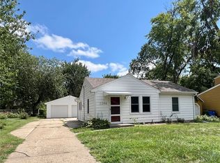 1206 N C St, Indianola, IA 50125