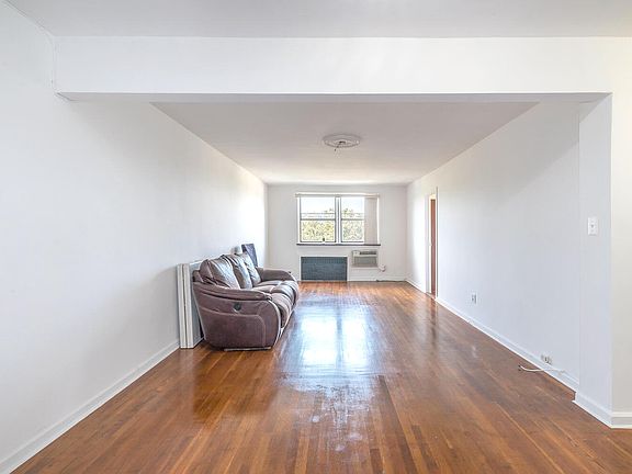 4th image of 13111 Kew Gardens Rd APT 6C