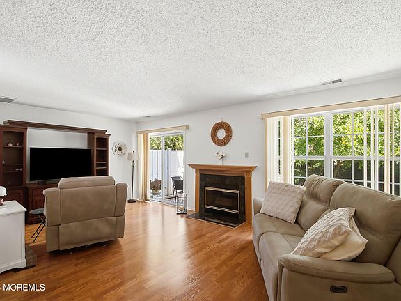 2nd image of 1304 Iris Way #1304