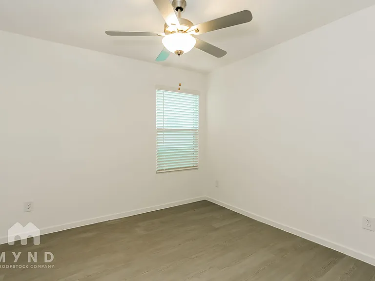 10124 Dalgreen Cir — Photo 18
