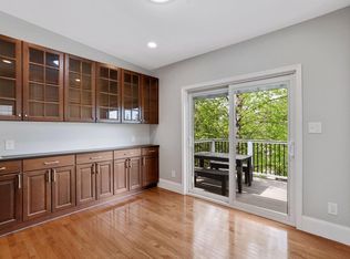 256 18th St SE FLOOR 2, Washington, DC 20003