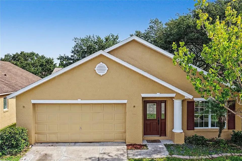 4 bed, 1942 sqft, $2,525 — Photo 1