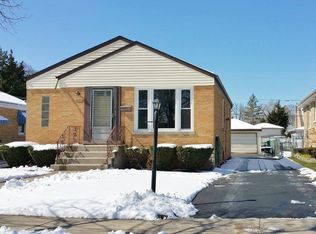 8040 N Wisner St, Niles, IL 60714