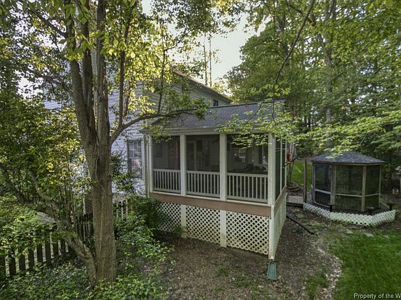 5th image of 3017 Holly Brook Dr